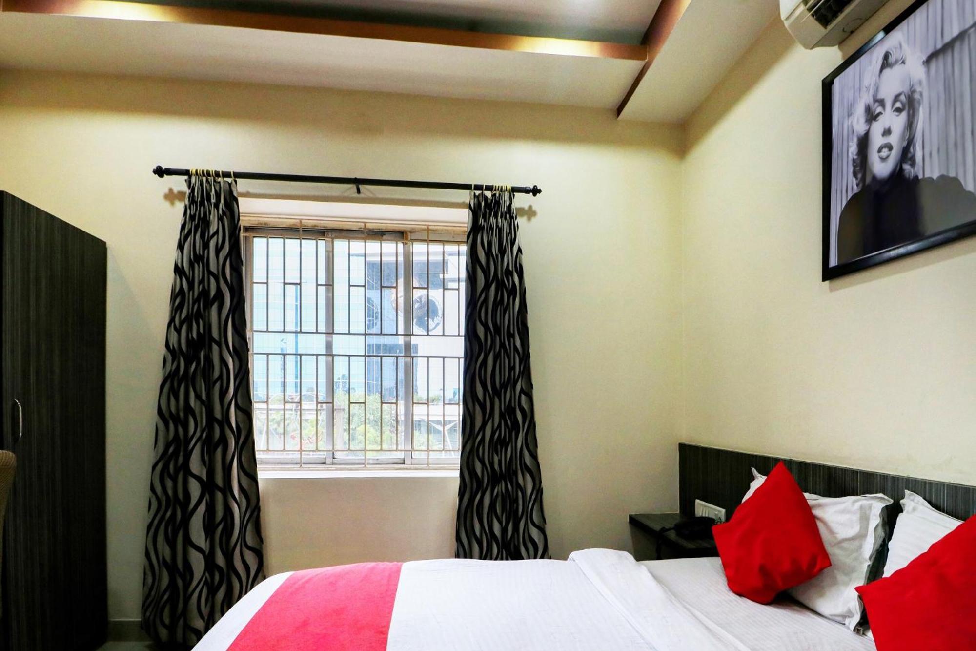 Oyo Flagship 1805 Hotel Star Delight Panchuria Экстерьер фото
